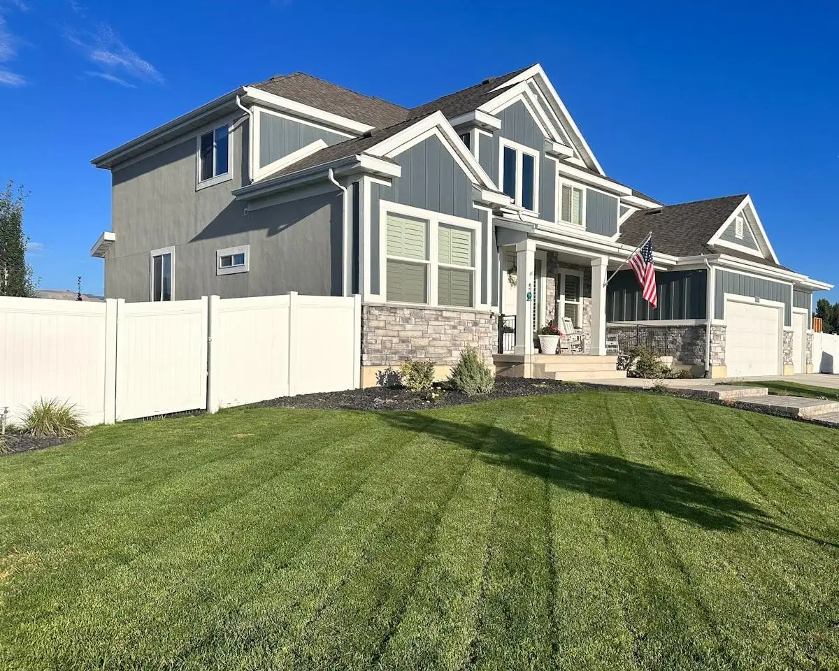 Vinyl fence installation in Hopewell Junction